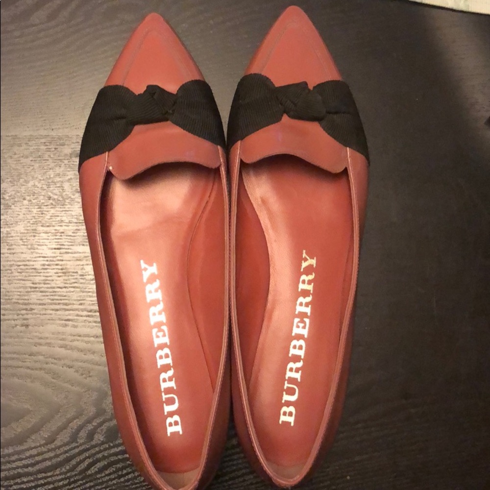Burberry pink flats
